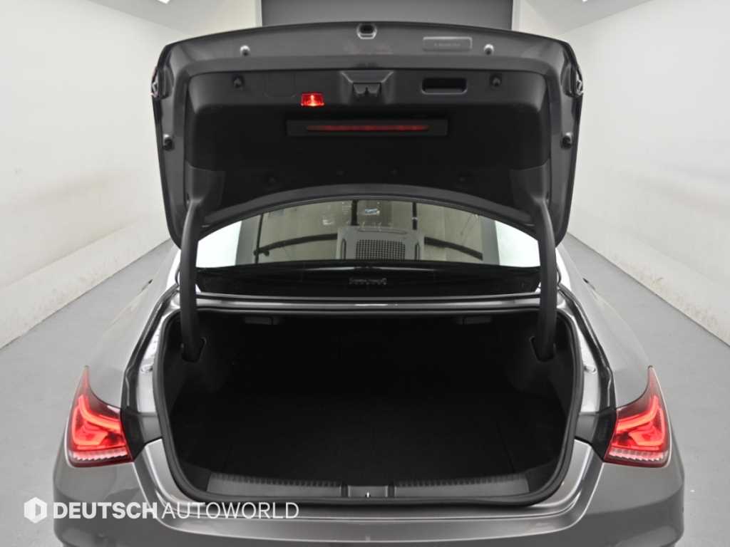 Mercedes-Benz CLA-Class — photo 19