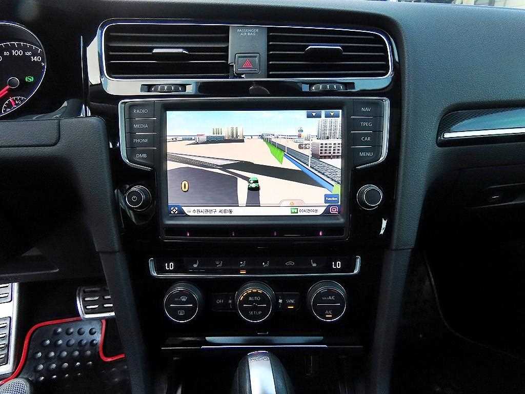 Volkswagen Golf — photo 12