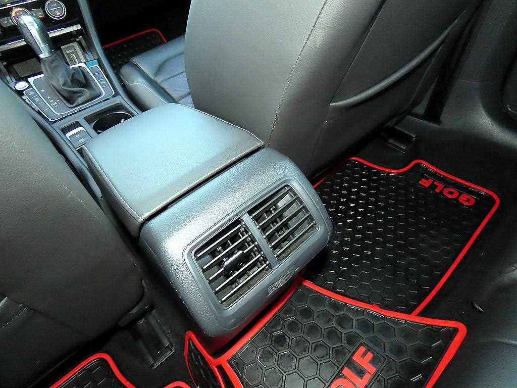 Volkswagen Golf — photo 16