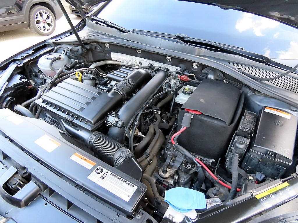 Volkswagen Golf — photo 18