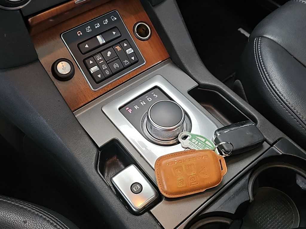 Land Rover Discovery — photo 08