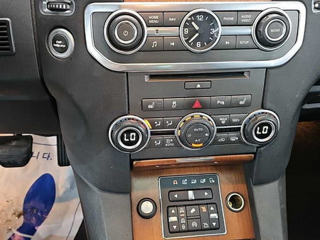 Land Rover Discovery — photo 10