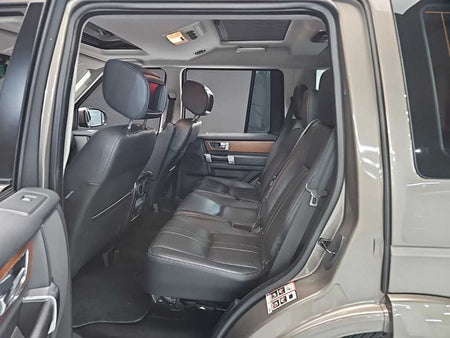 Land Rover Discovery — photo 12