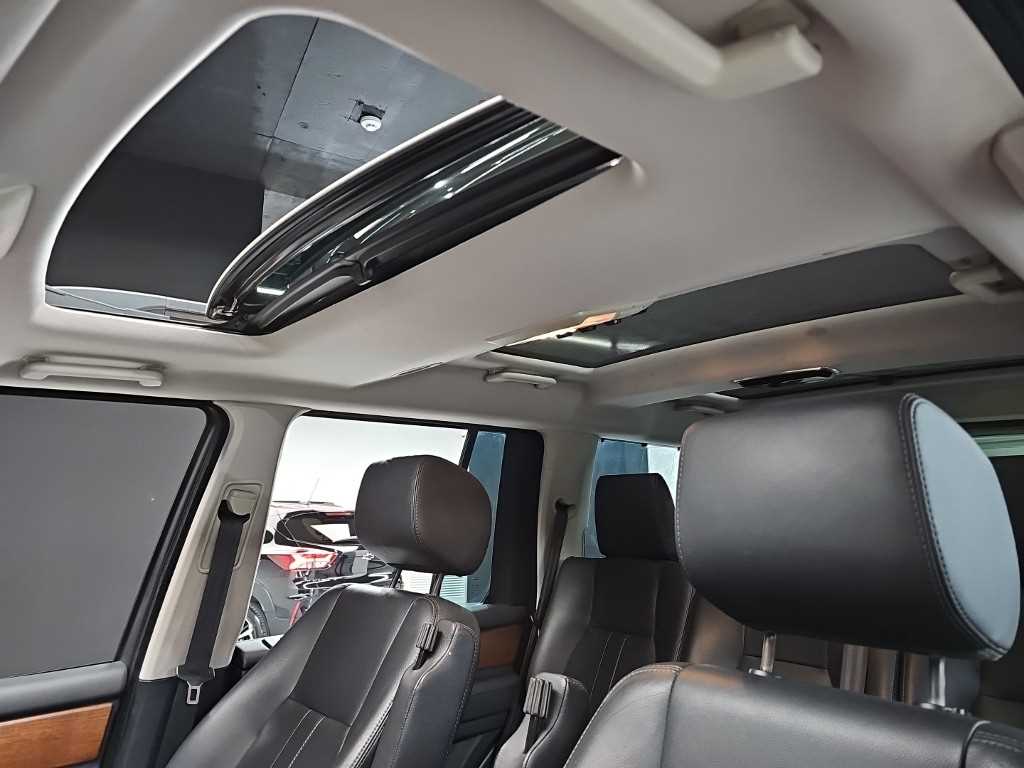 Land Rover Discovery — photo 14