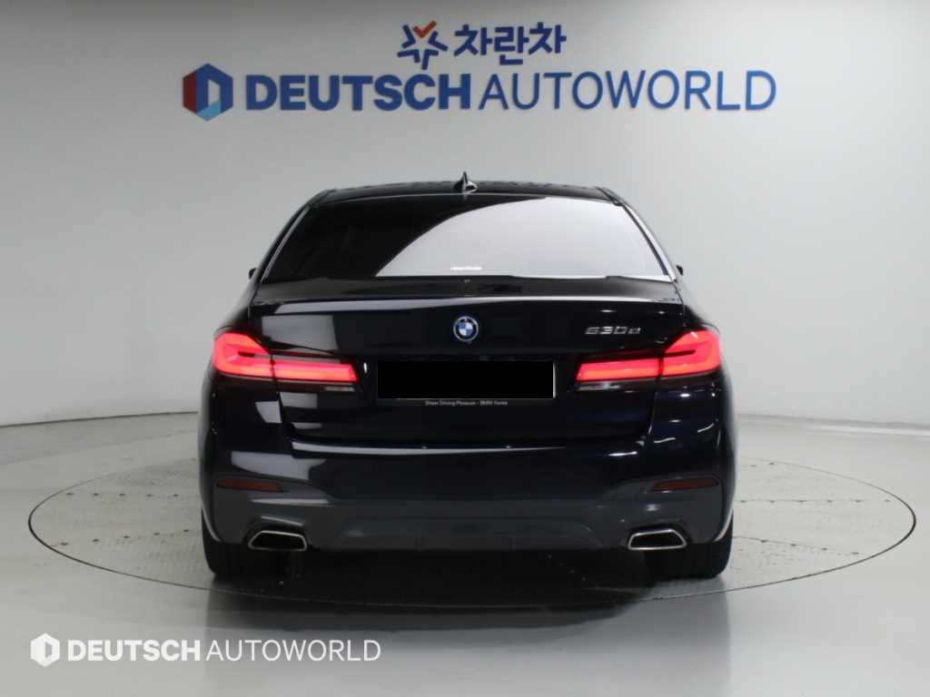BMW 5-Series — photo 04
