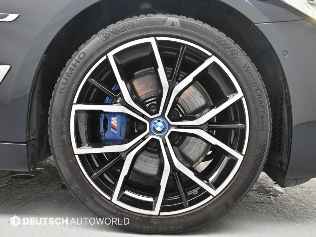 BMW 5-Series — photo 05