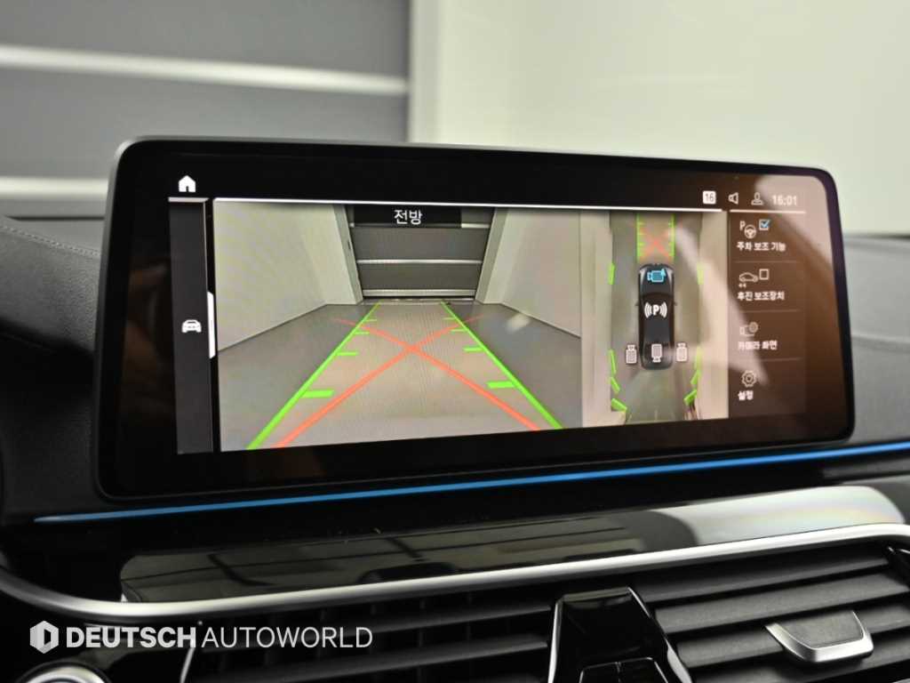 BMW 5-Series — photo 15
