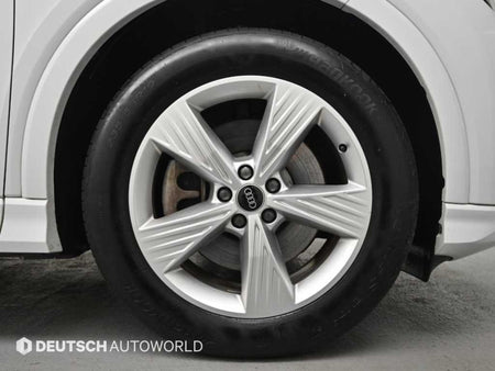 Audi Q4 e-tron — photo 05