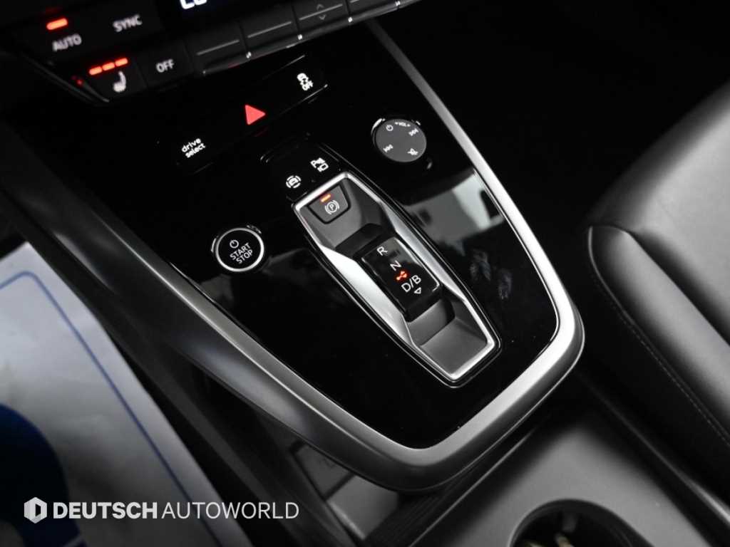 Audi Q4 e-tron — photo 09