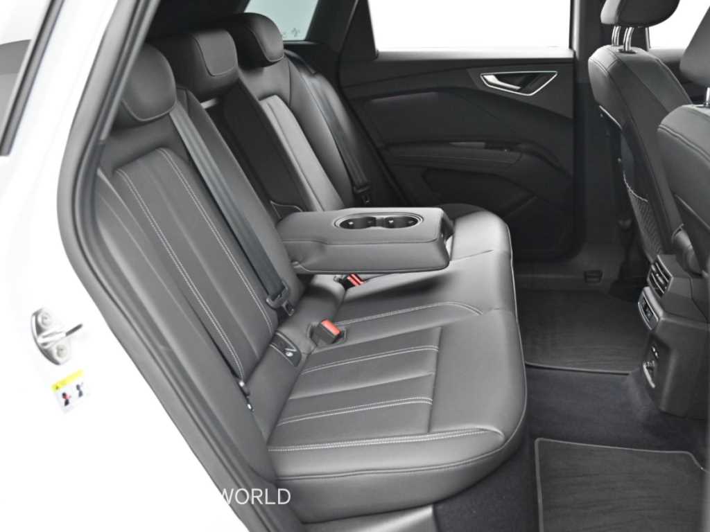 Audi Q4 e-tron — photo 12