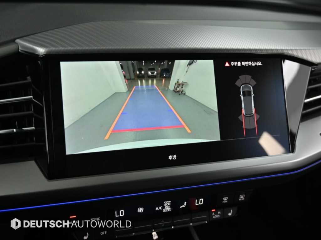 Audi Q4 e-tron — photo 15