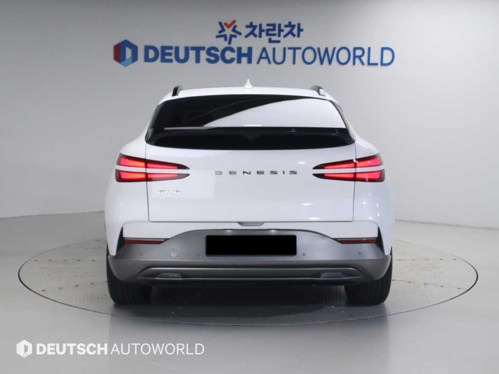 Genesis GV60 — photo 04