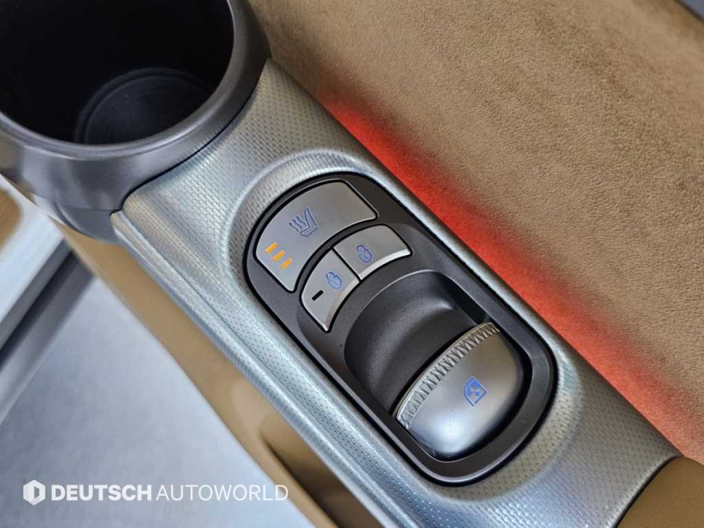 Genesis GV60 — photo 16