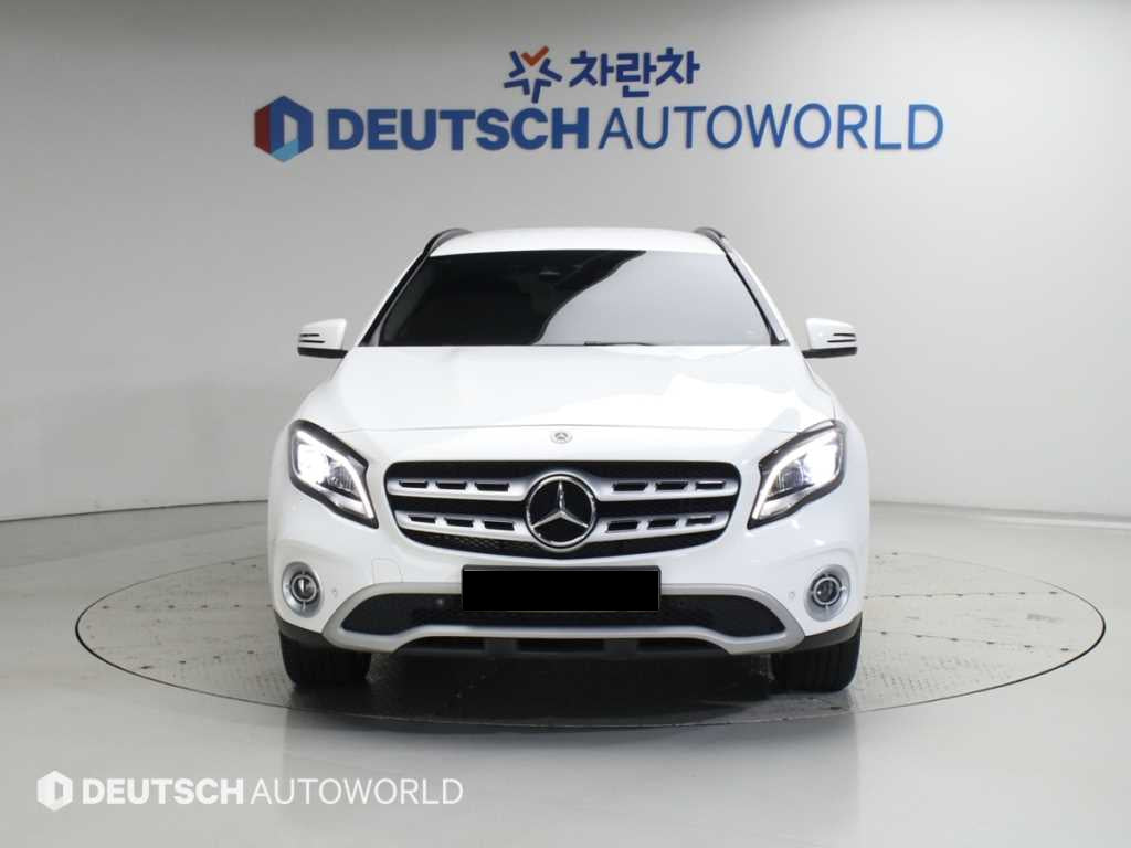 Mercedes-Benz GLA-Class — photo 03