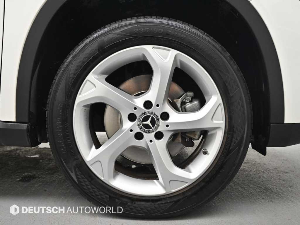 Mercedes-Benz GLA-Class — photo 05
