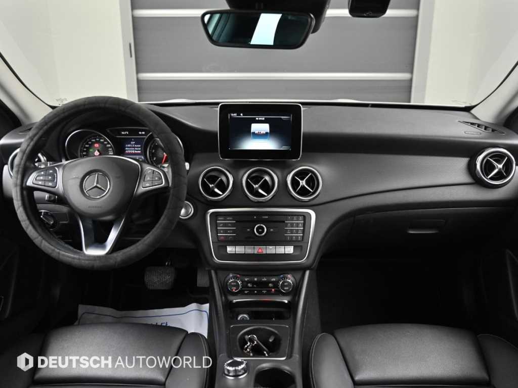 Mercedes-Benz GLA-Class — photo 07