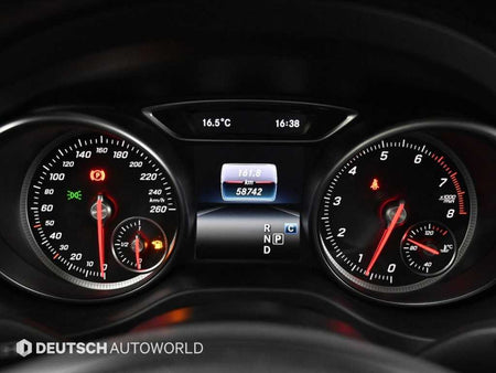 Mercedes-Benz GLA-Class — photo 08