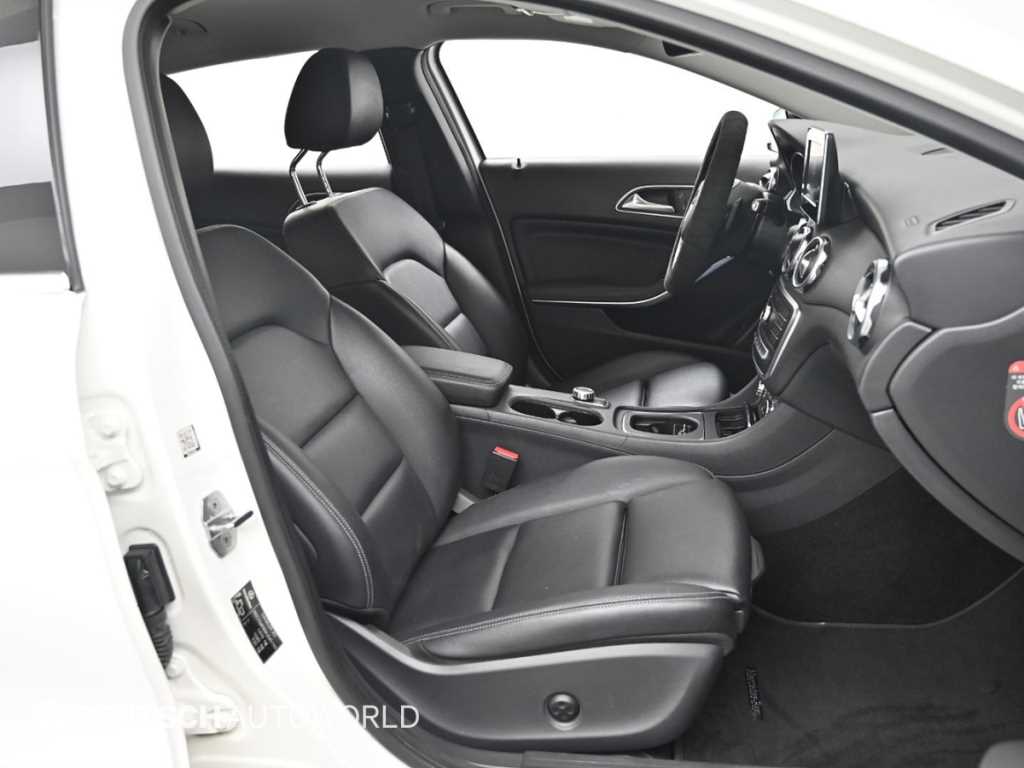 Mercedes-Benz GLA-Class — photo 10