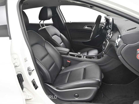 Mercedes-Benz GLA-Class — photo 10