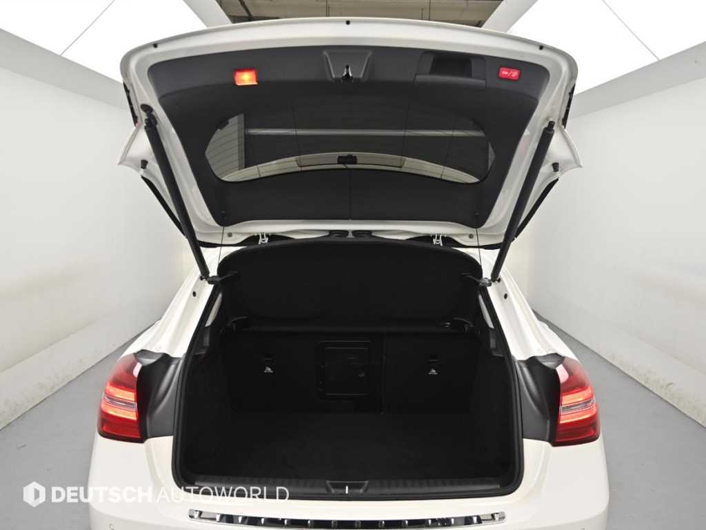 Mercedes-Benz GLA-Class — photo 19