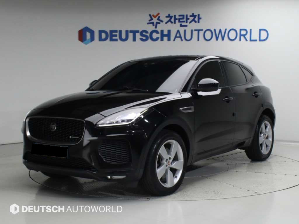 Jaguar E-PACE — photo 01