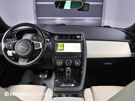 Jaguar E-PACE — photo 07
