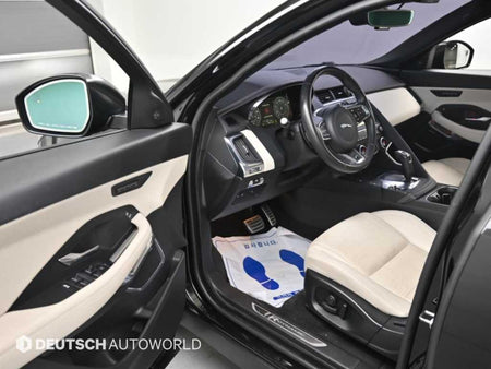 Jaguar E-PACE — photo 11