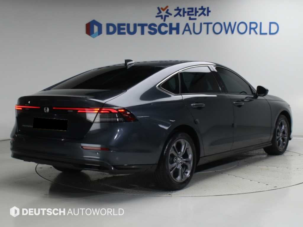 Honda Accord — photo 02