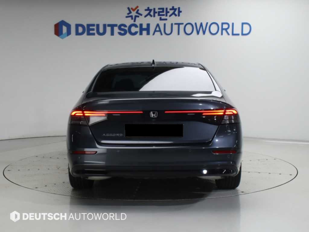 Honda Accord — photo 04