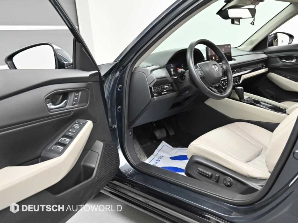 Honda Accord — photo 11