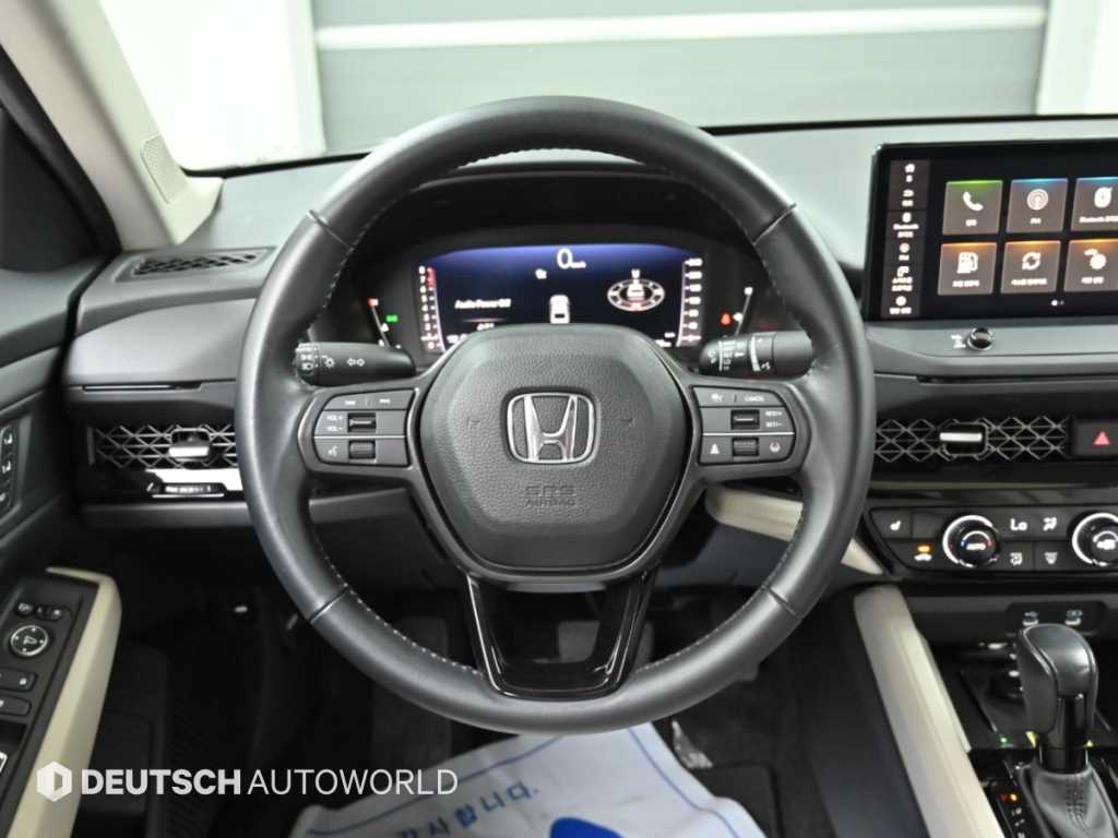 Honda Accord — photo 13