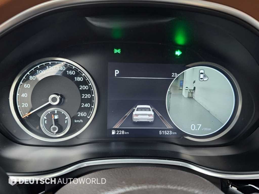 Genesis G80 — photo 08