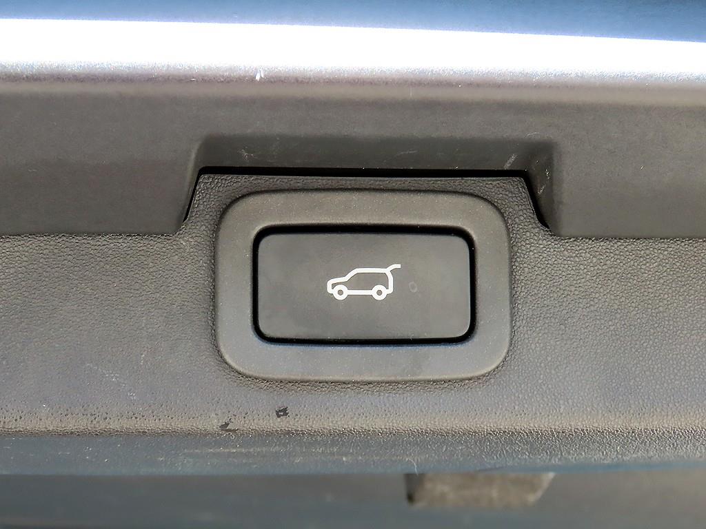 Land Rover Discovery — photo 17