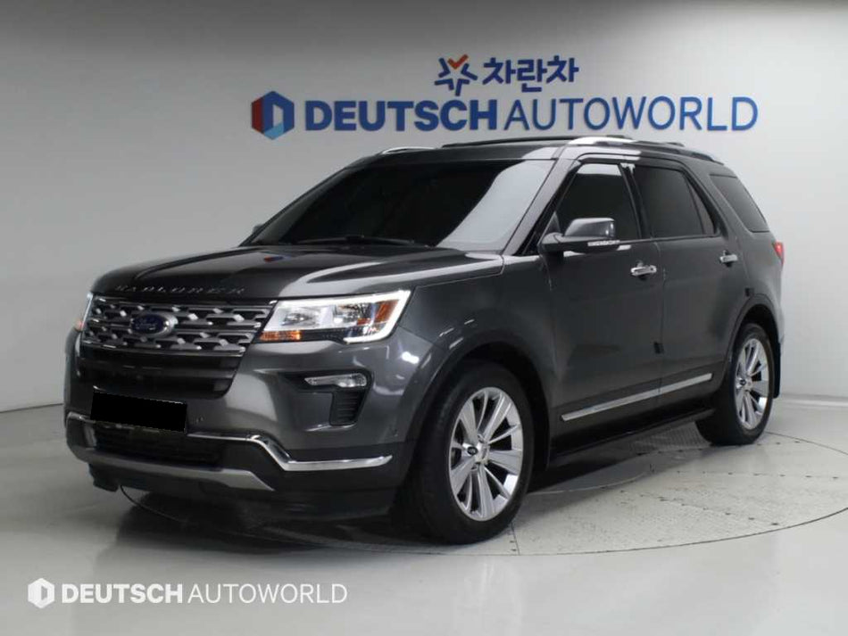 Ford Explorer — photo 01