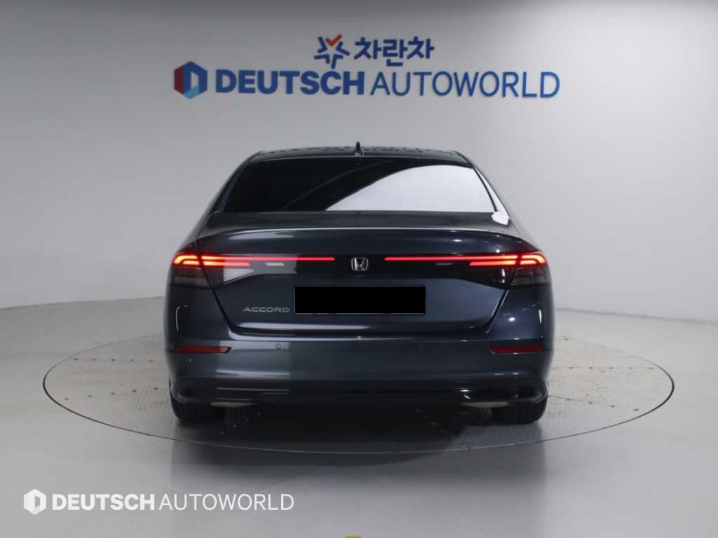 Honda Accord — photo 04