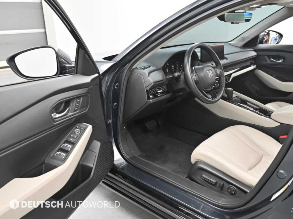 Honda Accord — photo 11