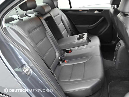 Volkswagen Jetta — photo 12