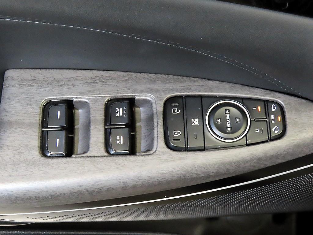 Kia K7 — photo 13