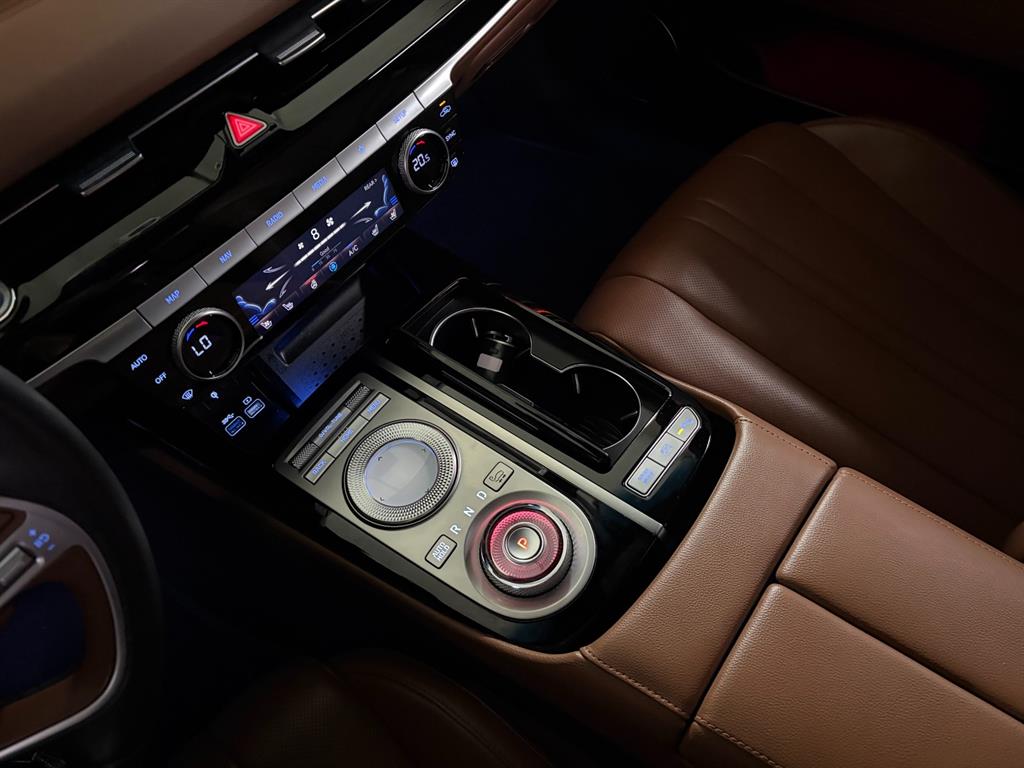 Genesis G80 — photo 13