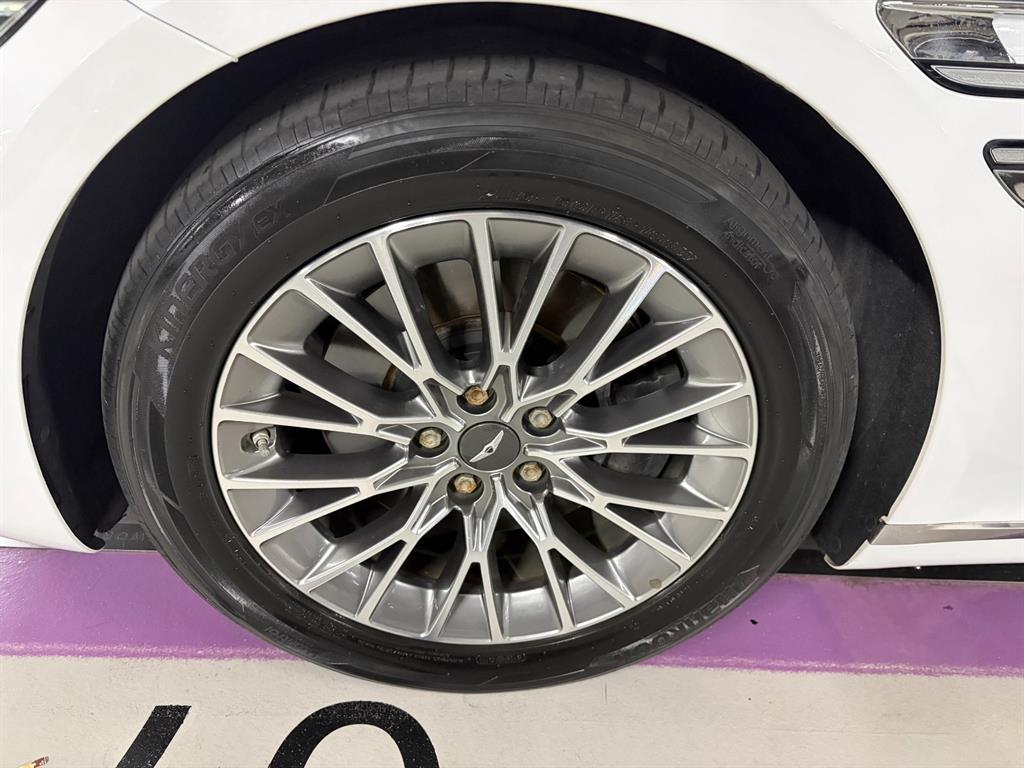 Genesis G80 — photo 19