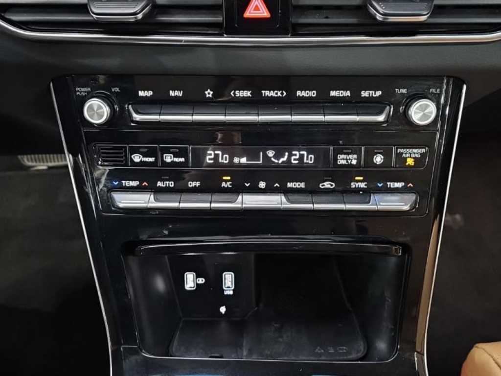 Kia K7 — photo 11
