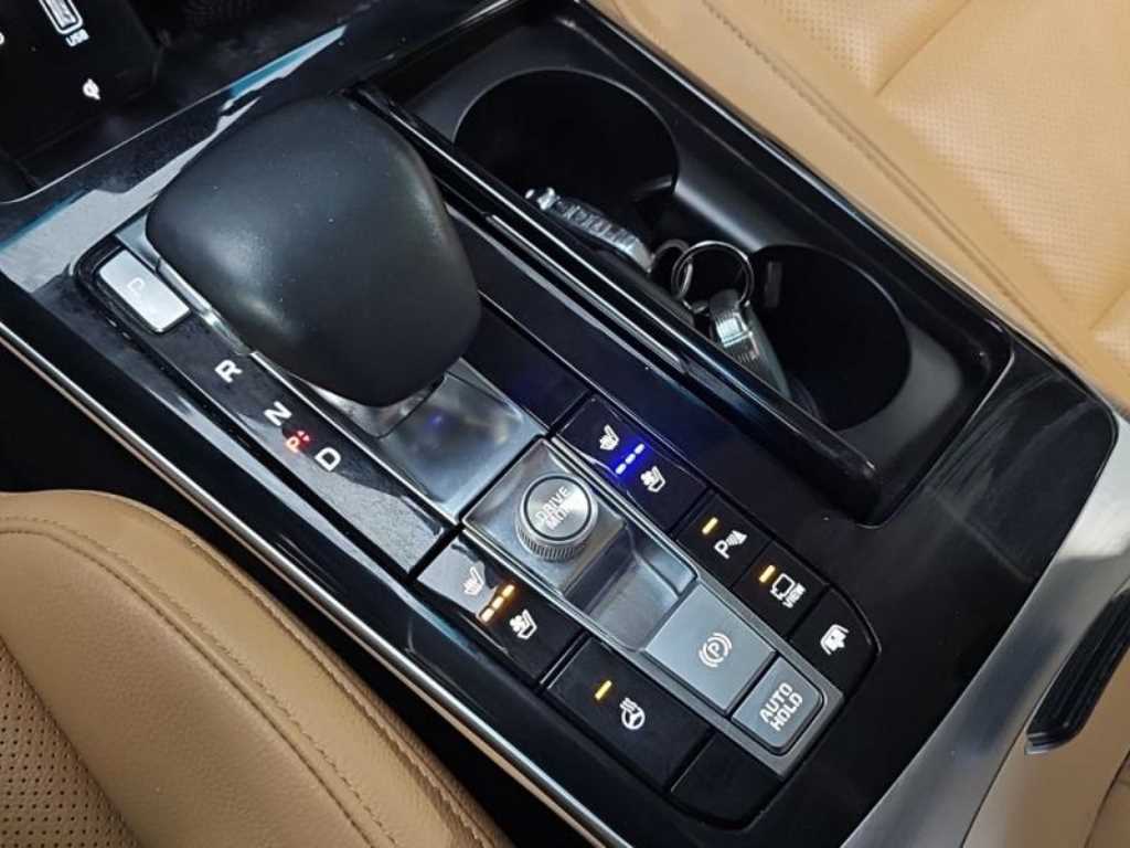 Kia K7 — photo 12
