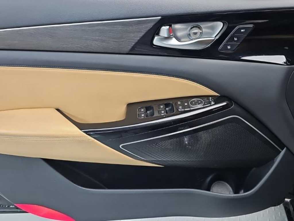 Kia K7 — photo 15