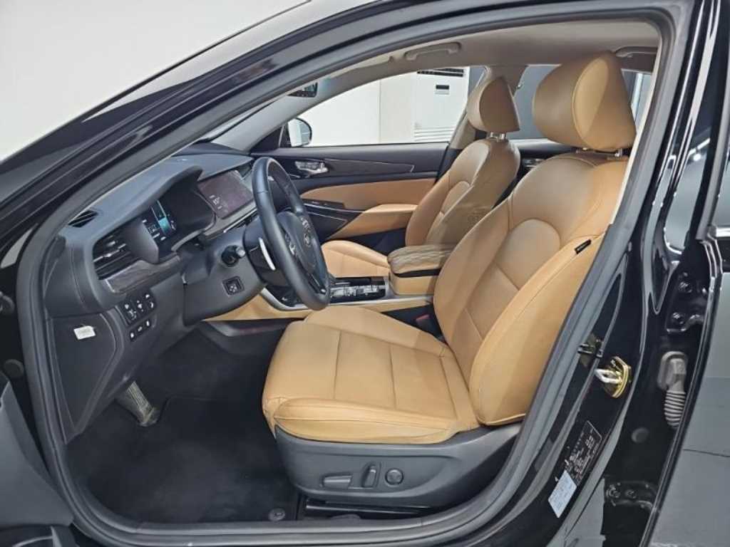 Kia K7 — photo 18