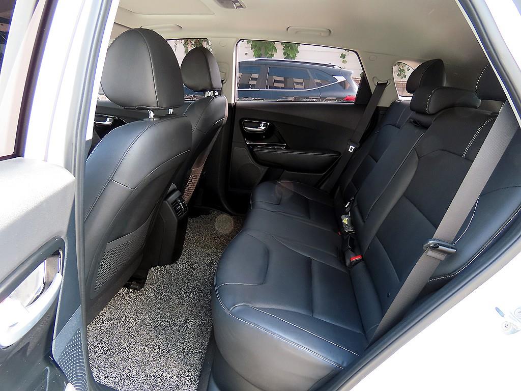 Kia Niro — photo 06