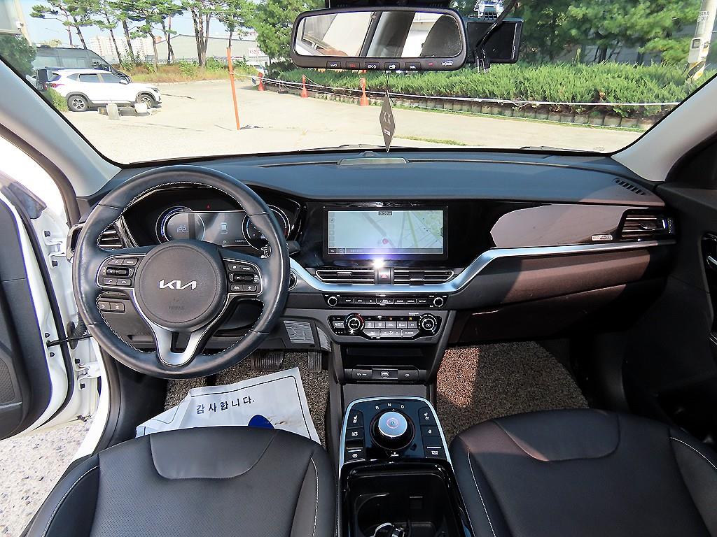 Kia Niro — photo 07