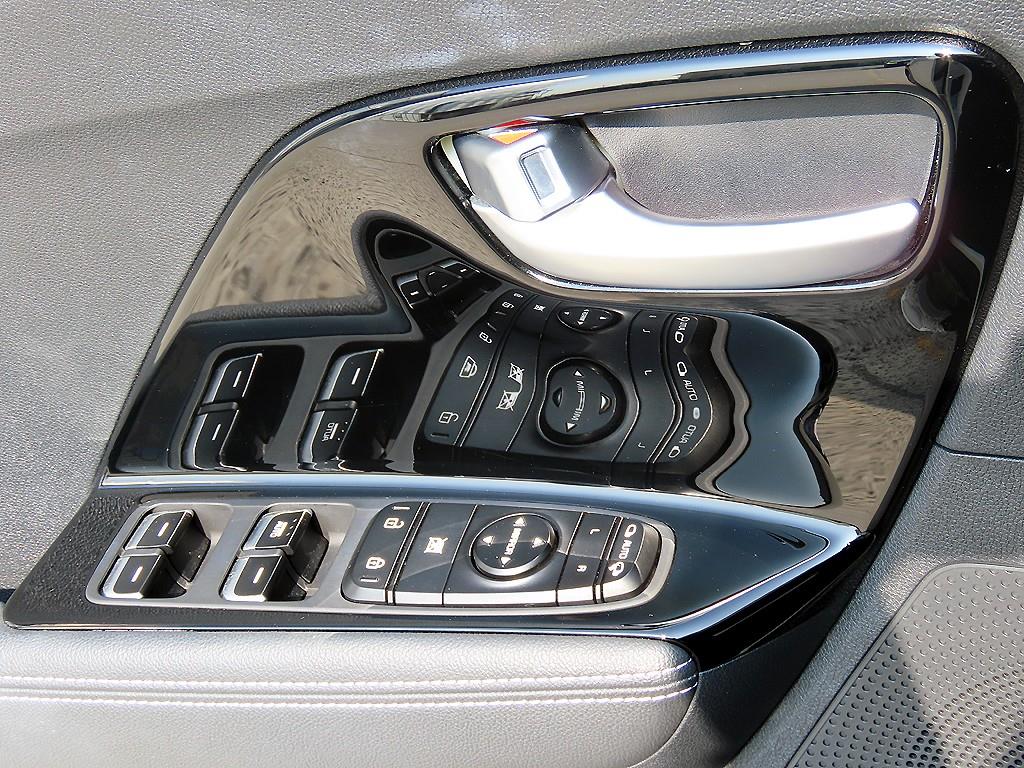 Kia Niro — photo 11