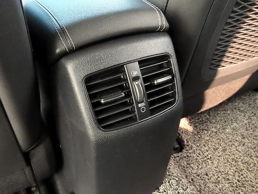 Kia Niro — photo 15