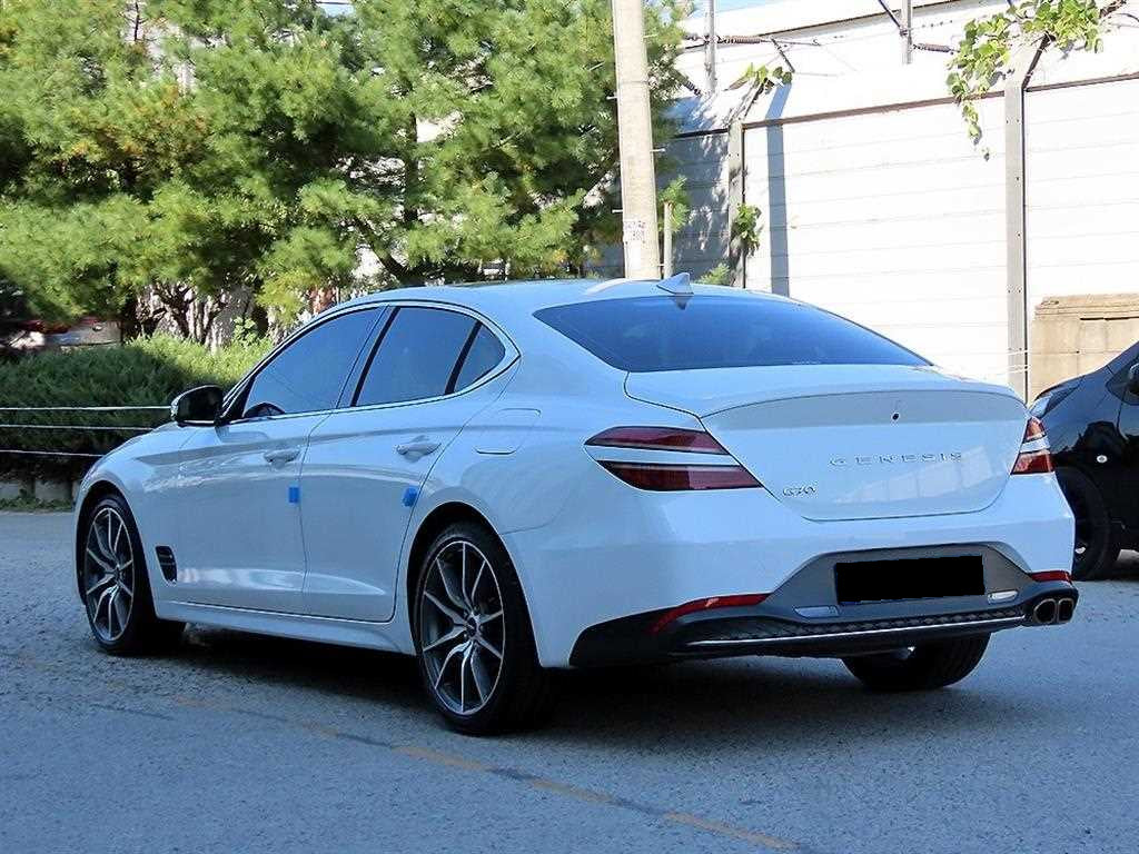 Genesis G70 — photo 03