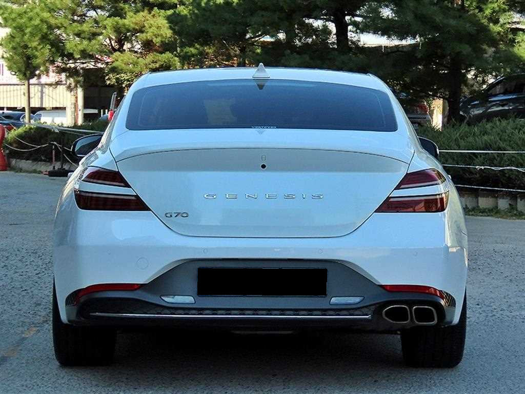 Genesis G70 — photo 04